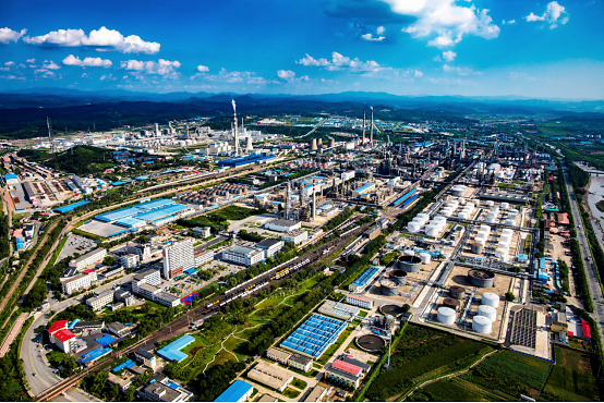 1585719322791123.jpg 新型現(xiàn)代化煉化企業(yè).jpg